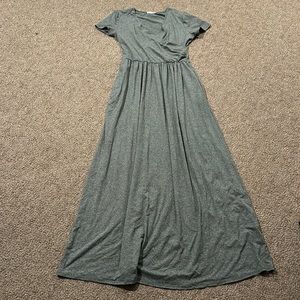 Beauiful gray long dress Size: L